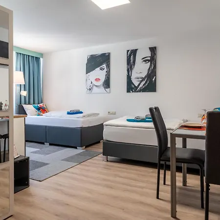 New Gaestehaus Flora,kitchen,tv,free Parking,near Europa Park And Strasbourg 3* Hohberg