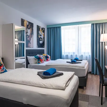 Hotel New Gaestehaus Flora,kitchen,tv,free Parking,near Europa Park And Strasbourg 3*