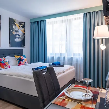 Hotel New Gaestehaus Flora,kitchen,tv,free Parking,near Europa Park And Strasbourg