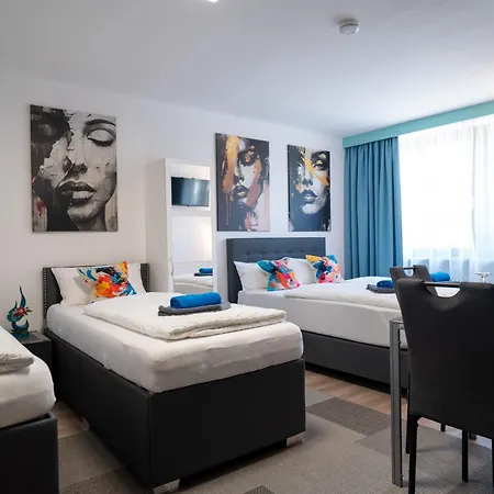 New Gaestehaus Flora,kitchen,tv,free Parking,near Europa Park And Strasbourg 호텔 3*