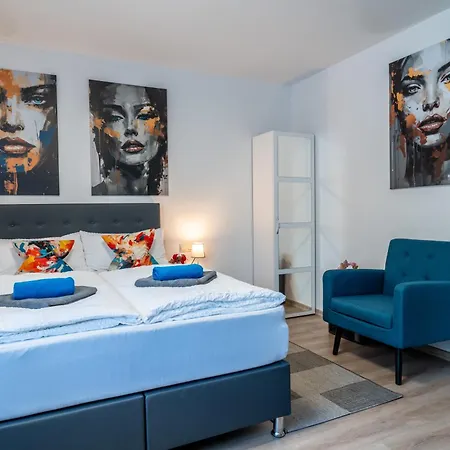 New Gaestehaus Flora,kitchen,tv,free Parking,near Europa Park And Strasbourg Hotel Hohberg
