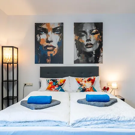 New Gaestehaus Flora,kitchen,tv,free Parking,near Europa Park And Strasbourg