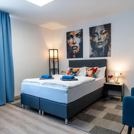 New Gaestehaus Flora,kitchen,tv,free Parking,near Europa Park And Strasbourg Hotel