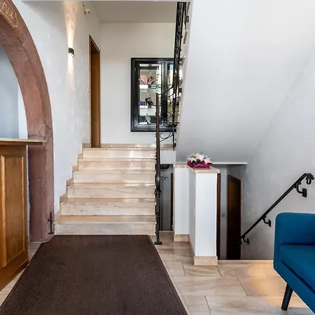 New Gaestehaus Flora,kitchen,tv,free Parking,near Europa Park And Strasbourg 호텔